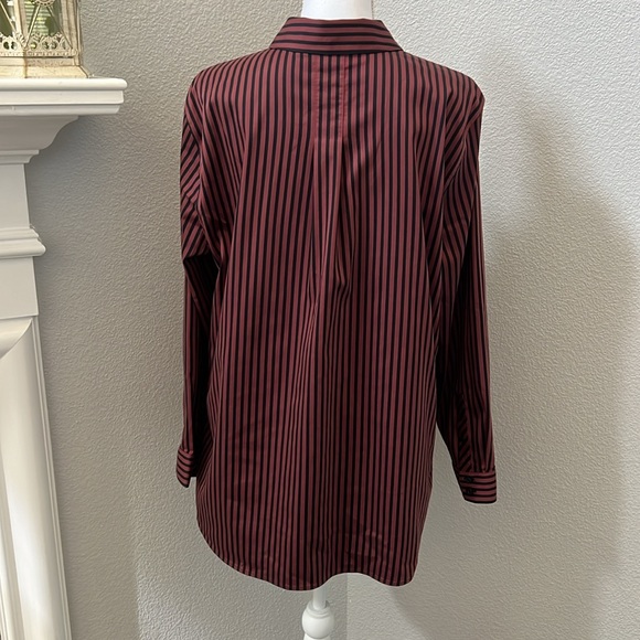Chico’s No Iron Stretch Sable Imperial Stripe Tunic - Picture 8 of 13
